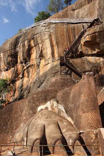 stairs-of-sigiriya-rock