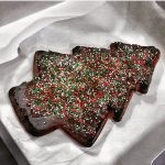 christmas tree chocolate cake | breadonbutter