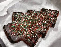 christmas tree chocolate cake | breadonbutter